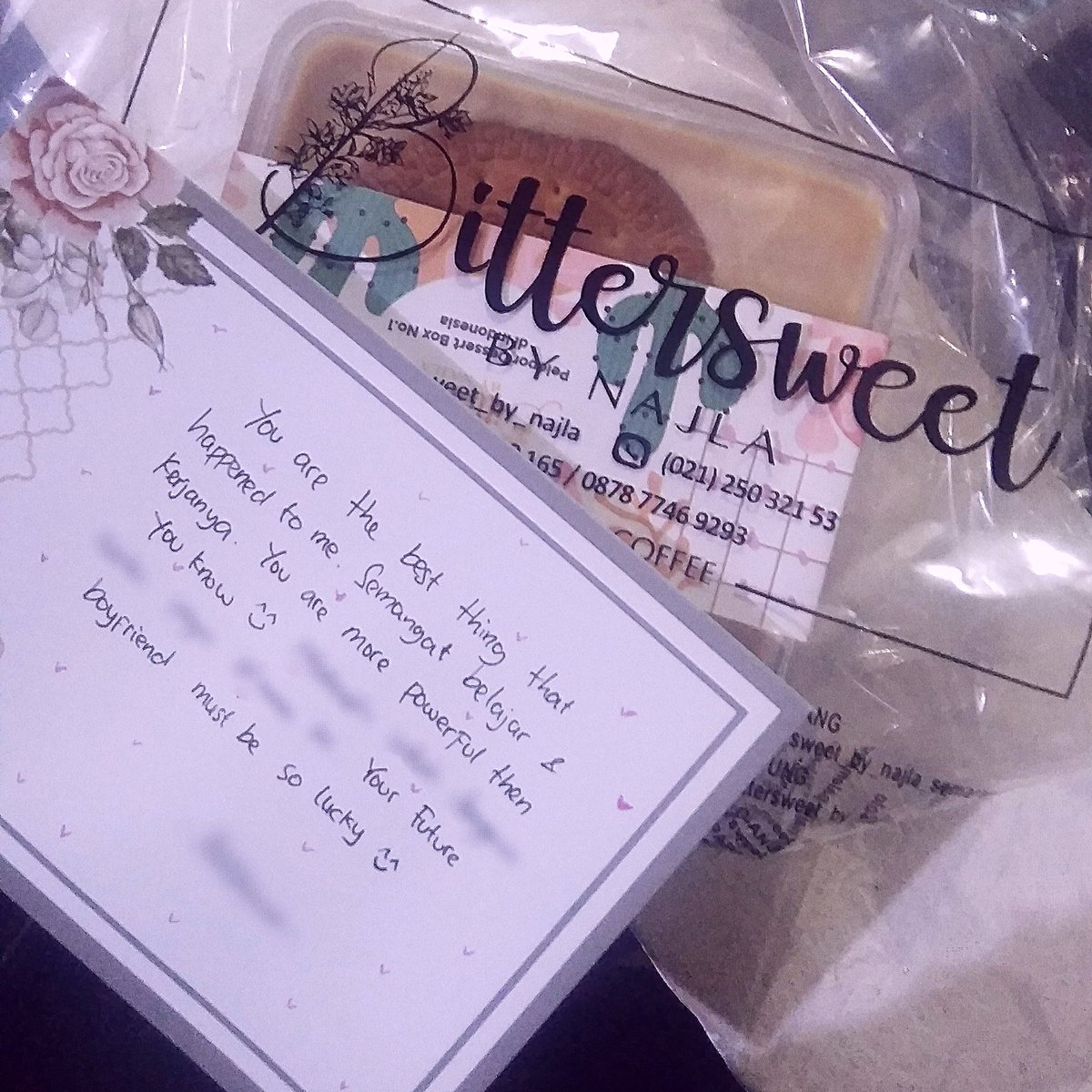 twitter sempit banget, ya. dari 10.4k followers aku ternyata ada yang udah pernah ketemu di real life

berawal curhat tentang kuliah, ternyata udah pernah ketemu aku dari jaman rambut masih dicat merah

makasih banyak, ka! all the best wishes for you. panjang umur orang baik🥺💛