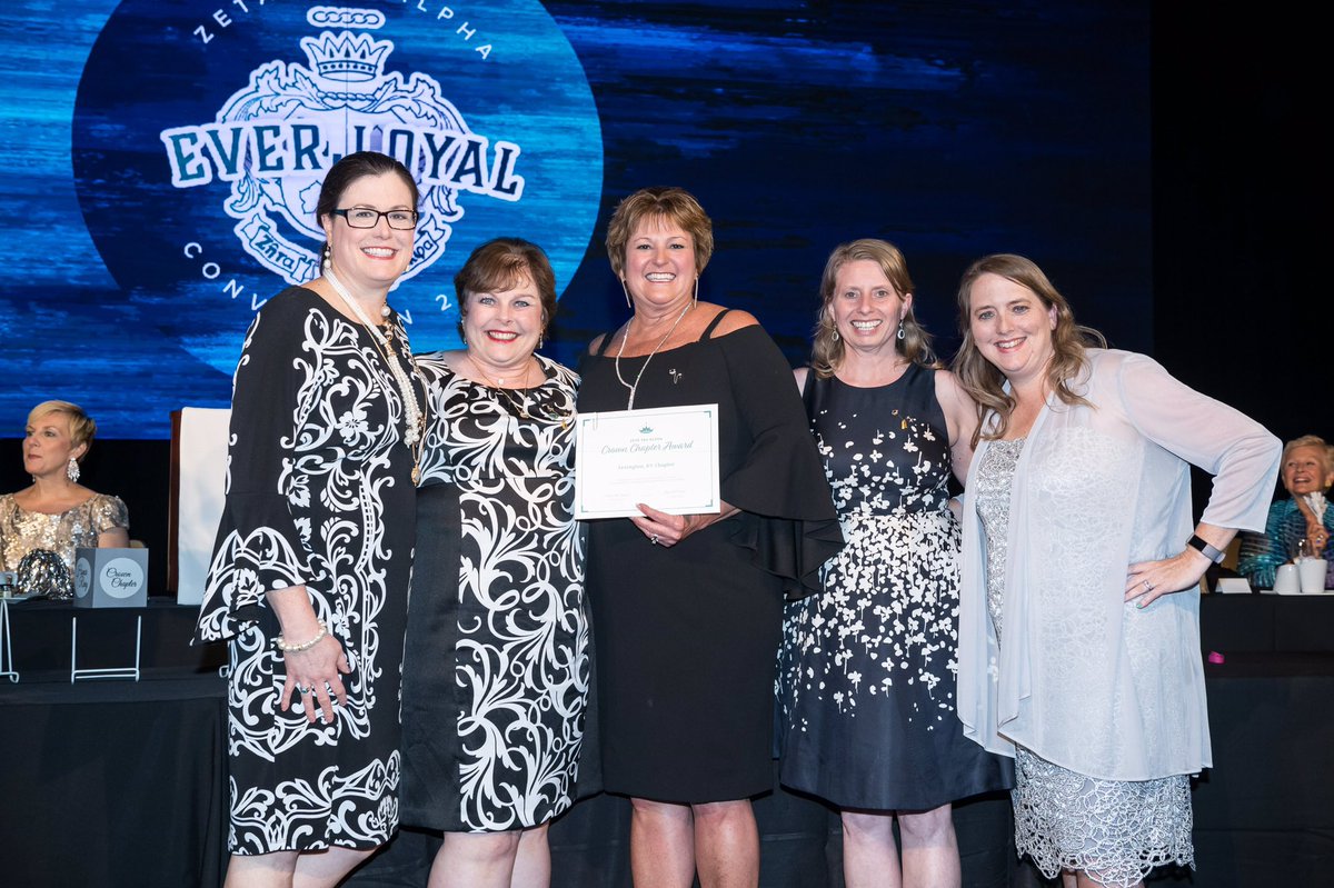 lexztaalum's tweet photo. Convention Memory: Remember when we won Crown Chapter at ZTA Convention 2018 in Orlando. πππ#ztaconventionmemories #crownchapter @ZTAFraternity https://t.co/JKE4mRQx9d