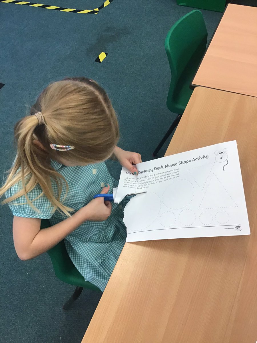 ChicksMPS's tweet photo. We are using mirrors to read our tricky words 🤩 and completing lots of provision linking to our rhyme ‘Hickory Dickory Dock’ 🕰 🐭 https://t.co/Qhj9ahTqbh