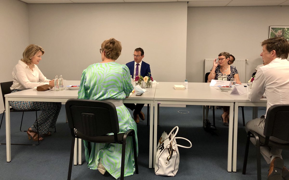 Réunion de travail concernant la nouvelle plateforme digitale Wellweb au Centre de Santé mentale « CGG Kempen » à Turnhout. Cette plateforme assure le lien entre les différentes lignes d’assistance et le suivi par un CGG.
@ZorgnetIcuro