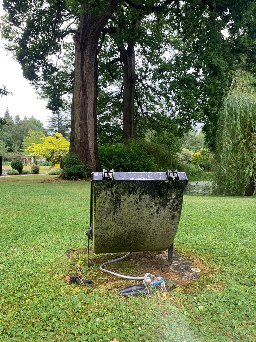 Flare_Elec's tweet image. 🟡 One of many call outs since last weeks rain! 

🟡 Dangerously exposed lighting connections in the garden causing the whole house to trip

🟡 Customer now wants a full LED upgrade paired with a more convenient consumer unit to avoid distruption to other house circuits