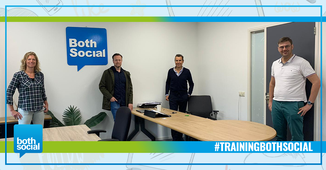 Vorige week hebben de deelnemers van de #onlinemarketing #training de training afgerond! De eerste training op kantoor is een feit en helemaal corona proof! 

Gefeliciteerd met het behalen van jullie certificaat! Wij wensen jullie heel veel succes in de toekomst! 💐💙