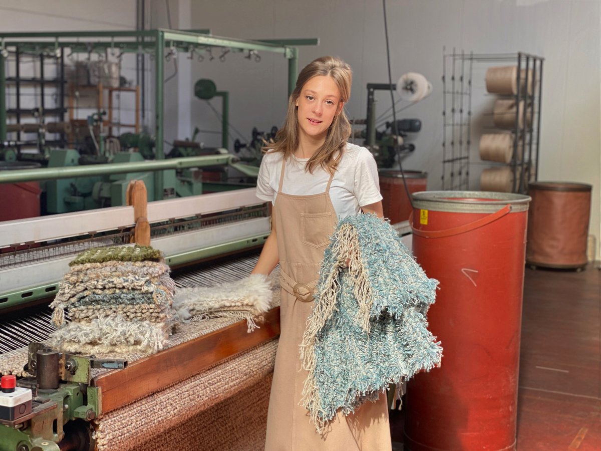 Gent_Ondernemer's tweet image. Delphine Cobbaert runt als jonge Gentse onderneemster haar eigen textielbedrijf in Gent. Vree wijs toch? Wist je dat de Stad Gent jonge ondernemers als Delphine een duwtje in de rug geeft via het starterscontract? | bit.ly/2CyIAaE | Een premie tot €5.000