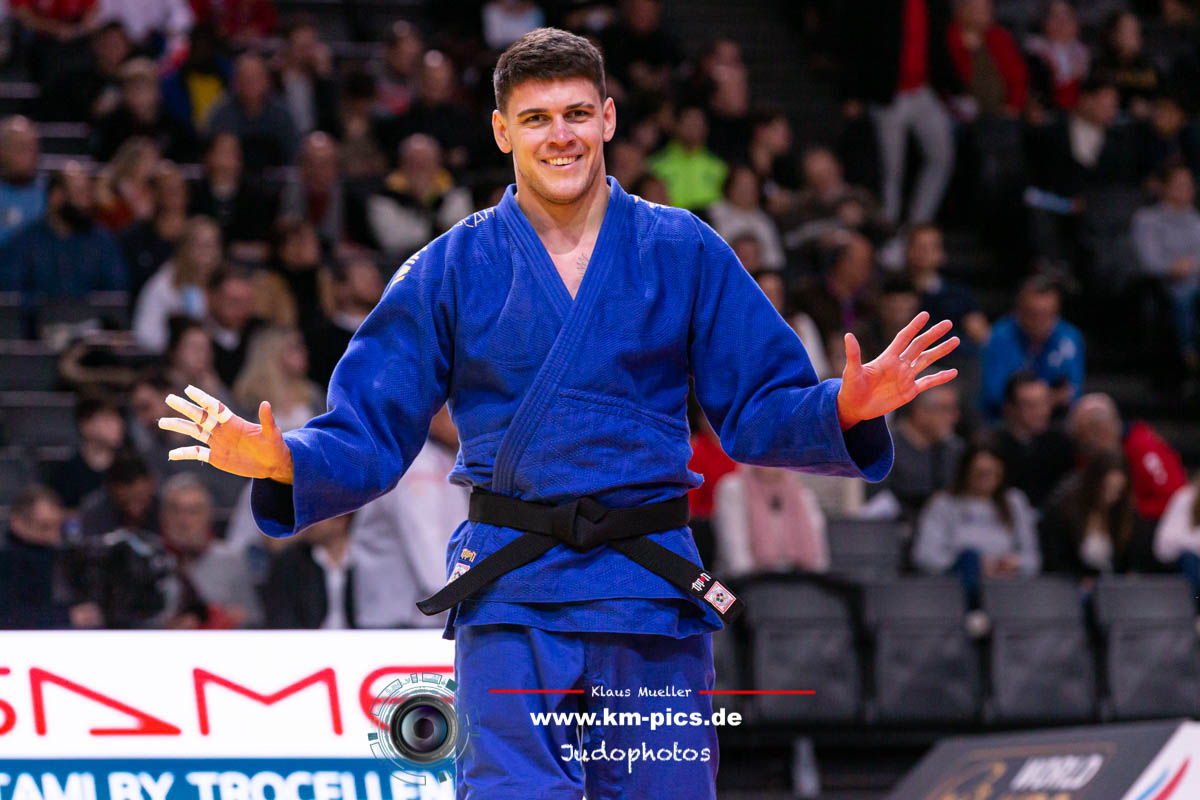 JudoInside's tweet photo. Happy Birthday @MikitaForGold https://t.co/KR1sbWZ0aP Have a great day! txs @km_pics https://t.co/7uqrvVy5Hf