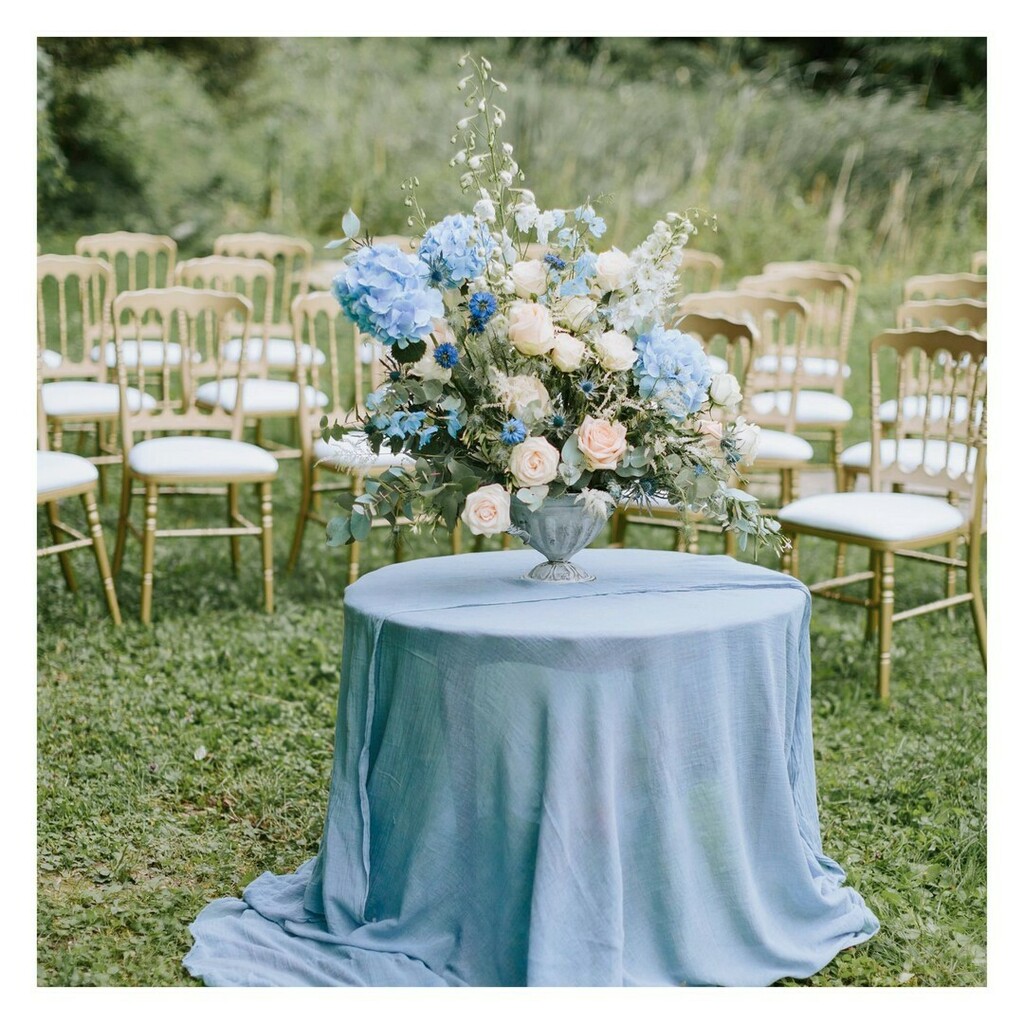 Pretty in soft, light blue, a gorgeous summer ceremony table decorated with the freshest #blooms!

#weddingphotography #weddingplanning #weddinginspo #bridesmaiddressinspiration #weddingflowers #weddingday #weddingdress #bridesmaids #weddingplanner #wedd… instagr.am/p/CB2Y3GdoHD6/