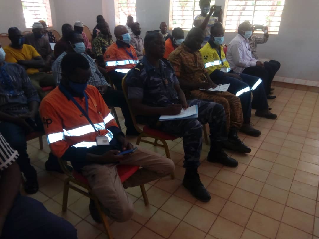ANEEMAS4's tweet photo. La cérémonie d'installation des agents du bureau ANEEMAS Tuy a été faite ce 24 juin 2020 au haut commissariat de la province du Tuy
La cérémonie a été présidée par Madame Le préfet du département de Houndé.
Adama SAWADOGO a été installé comme Chef du Bureaux d'encadrement Houndé https://t.co/CObkwa8XV7