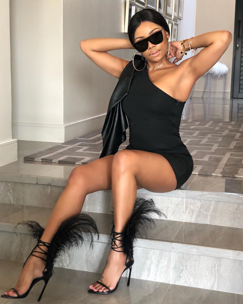 TeamBforce's tweet photo. Happy Birthday To The Queen #33YearsOfBonang ❤🍾 @bonang_m https://t.co/rmdtogsg9J