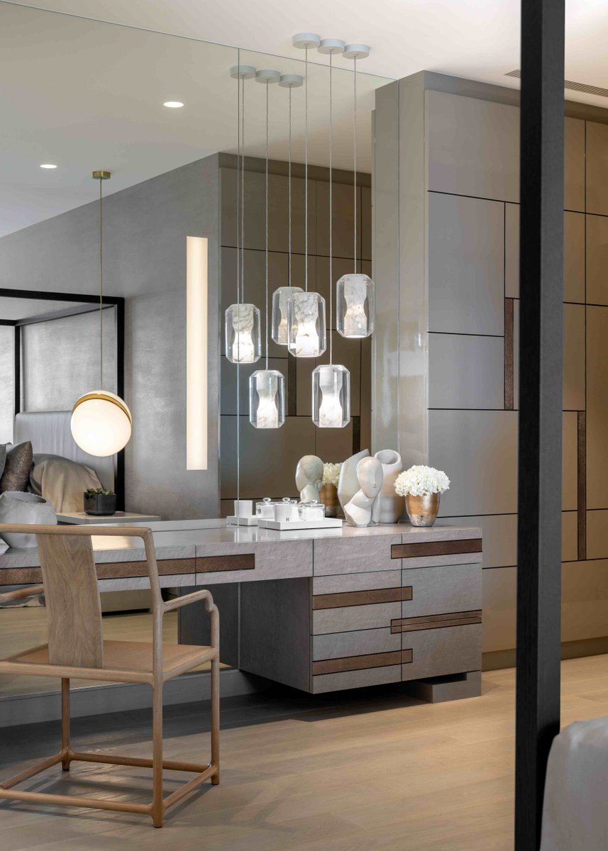 kellyhoppen's tweet photo. Using lightening to create character in space #kellysdesigntips #interiordesigner #home #designinspiration https://t.co/d0keUuKS0C
