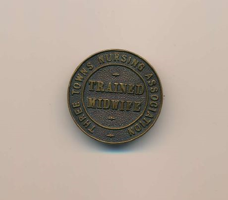 RCNLibraries's tweet photo. Oop what's that another #BadgeoftheWeek coming at you. Three Towns was a term used to describe Plymouth, Devonport and East Stonehouse. Dr Rosa Bale, improved midwifery services through her teaching and increased mental health provision in the area c.1900 #BadgeBling #histnursing https://t.co/VjJok7KNec