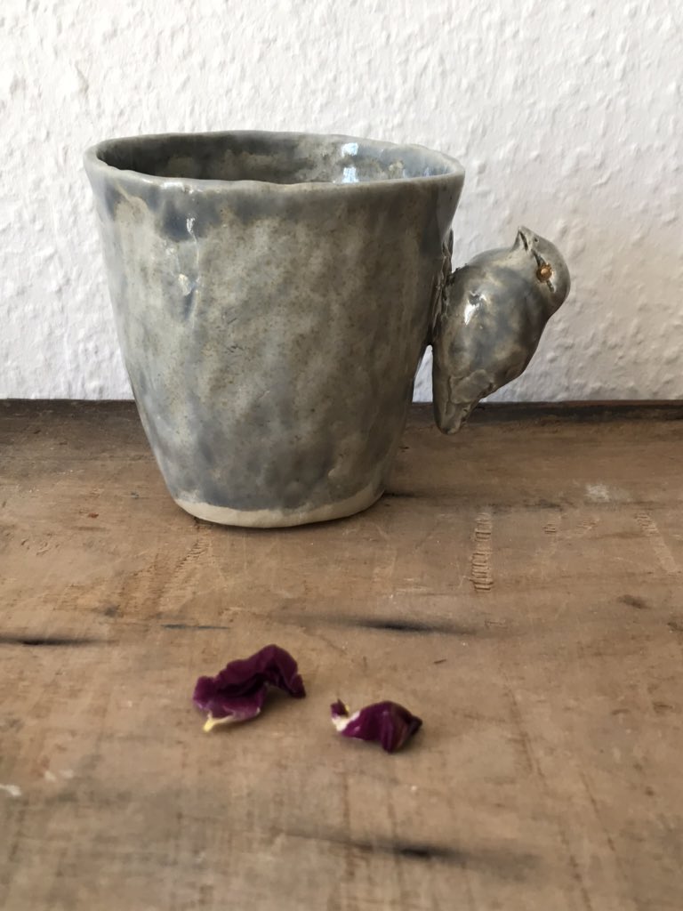 sakurabiscuits's tweet photo. #うすむらさき の#小鳥 #bird #mugcup  #53 for make to #onehundred #birdmug #coffeebreak 
#トリ #マグ #マグカップ #めざせ #100個  これで #53個 目。
#陶芸 #sakurabiscuit #トリマグ #ceramic #mywork
#おうちでカフェ https://t.co/smLkDOpc0Y