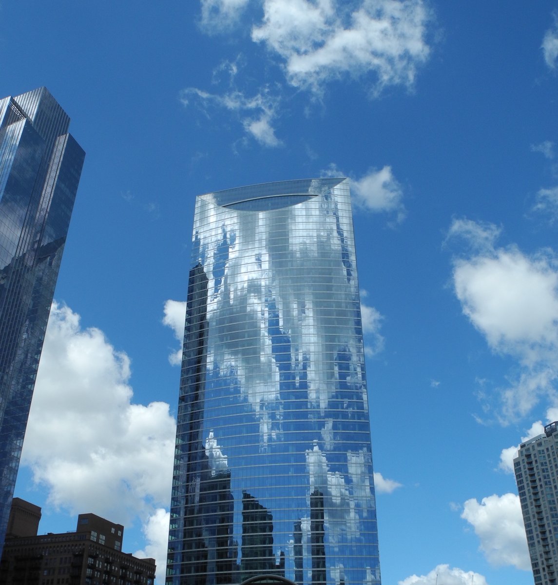 25/6/17 - Last day in Chicago. And a boat trip amongst the skyscrapers was an absolute must, followed up by the gorgeous old Chicago Library, now Cultural Centre.