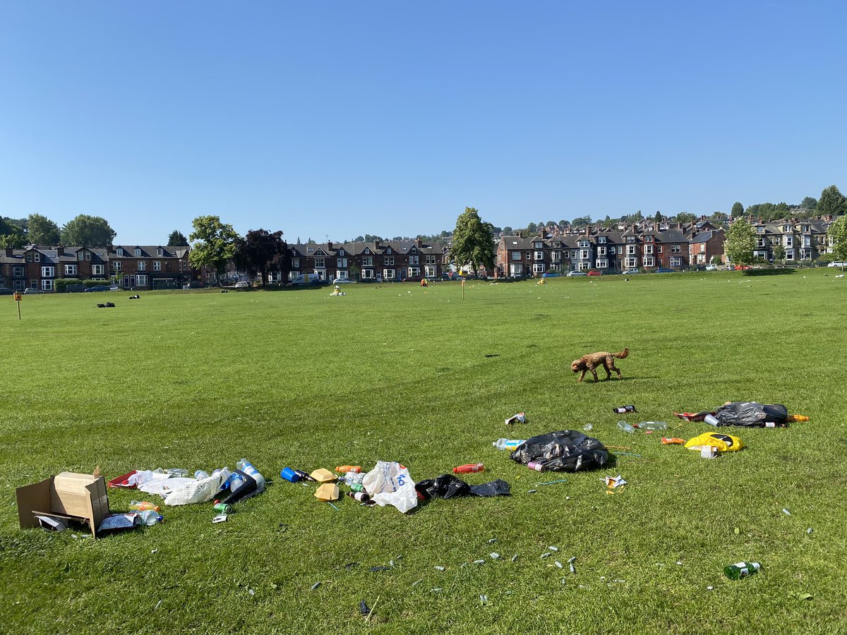 Another beautiful day in Sheffield but this so frustrating 😡👇🏻😡
Find a bin.
Take it with you.
Think of others.
#PickItUp