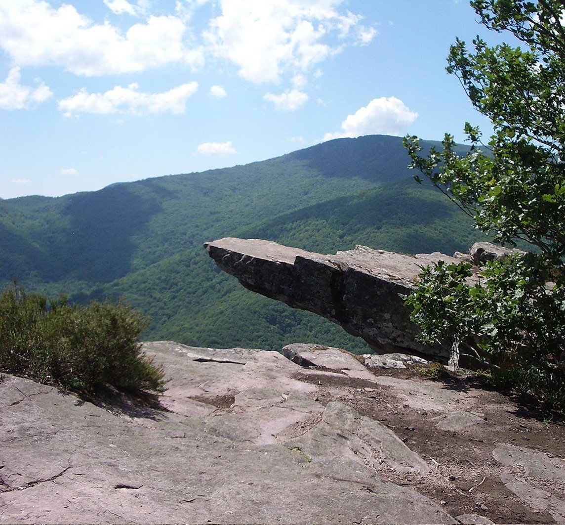 Si planeas venir al Mirador de Zamariain, en <a href="/garaioa_aezkoa/">Garaioa</a>, por favor:
-MANTÉN 2 M DE DISTANCIA CON EL RESTO DE GRUPOS.
-EVITA HORAS PUNTA
-DEJA TODO RECOGIDO (El camión de basura no llega hasta ahí 😬)
-NO GRITES Y DISFRUTA DEL SILENCIO (Rechazamos las peleas del finde pasado)