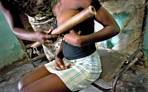 thegirdlengr's tweet photo. Did you KNOW?👩🏽‍⚕️
The United Nations (UN) says that Breast Ironing affects 3.8 million women globally!
People use large stones, hammer or spatulas that have been heated over scorching coals to compress the breast tissue of girls as young as 9 years old, not to be attractive to men! https://t.co/9p8U36yKKg