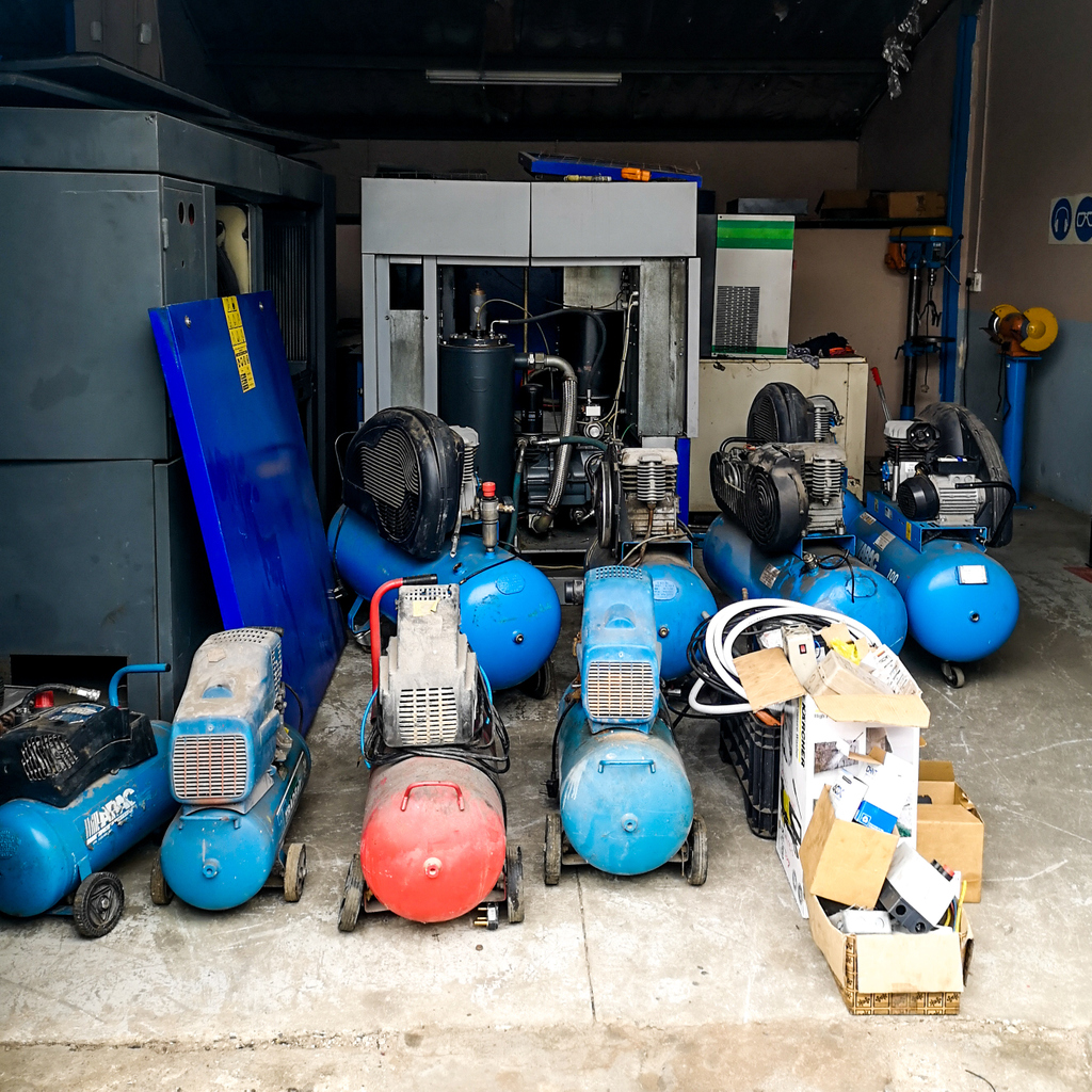 fieldaircompres's tweet photo. We service all makes and brands of compressors 🔧

#fieldaircompressors #pistoncompressors #compressedair #workshop #garage #ingersollrand #chicagopneumatic #abac #fini #alup #hardware #engineering https://t.co/s8LZo2aKBJ