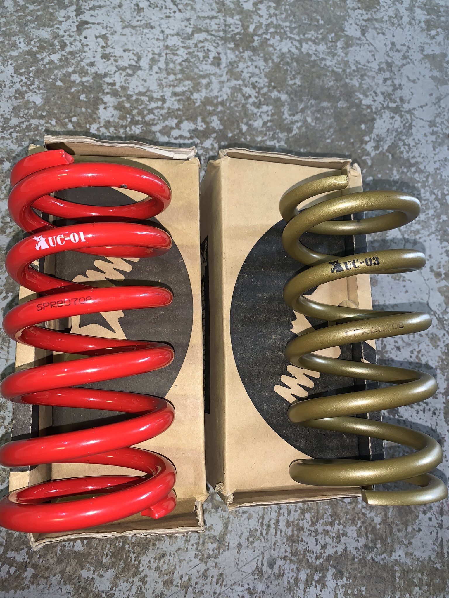 Garage Delight ガレージデライト 同じレートの巻き数違い Amp メーカー違いの比較テストでもやってみよかな ユーザーの役に立つかな ガレージデライト サスペンション オリジナルセット セッティング 車高調 ボルドワールド スプリング