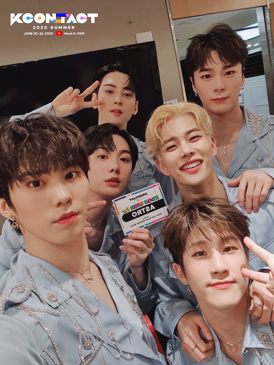 KCON_official's tweet photo. [KCON:TACT 2020 SUMMER]

A little tropical paradise just for #ASTRO from #KCONWISH by #KCONTACT and #KCONers ! Hope they had a chill time!

▶WATCH #KCONTACT NOW: https://t.co/r2LY9mGrzA 
#KCON #KCON2020 #LetsKCON247 https://t.co/oiRAm7Bq3A