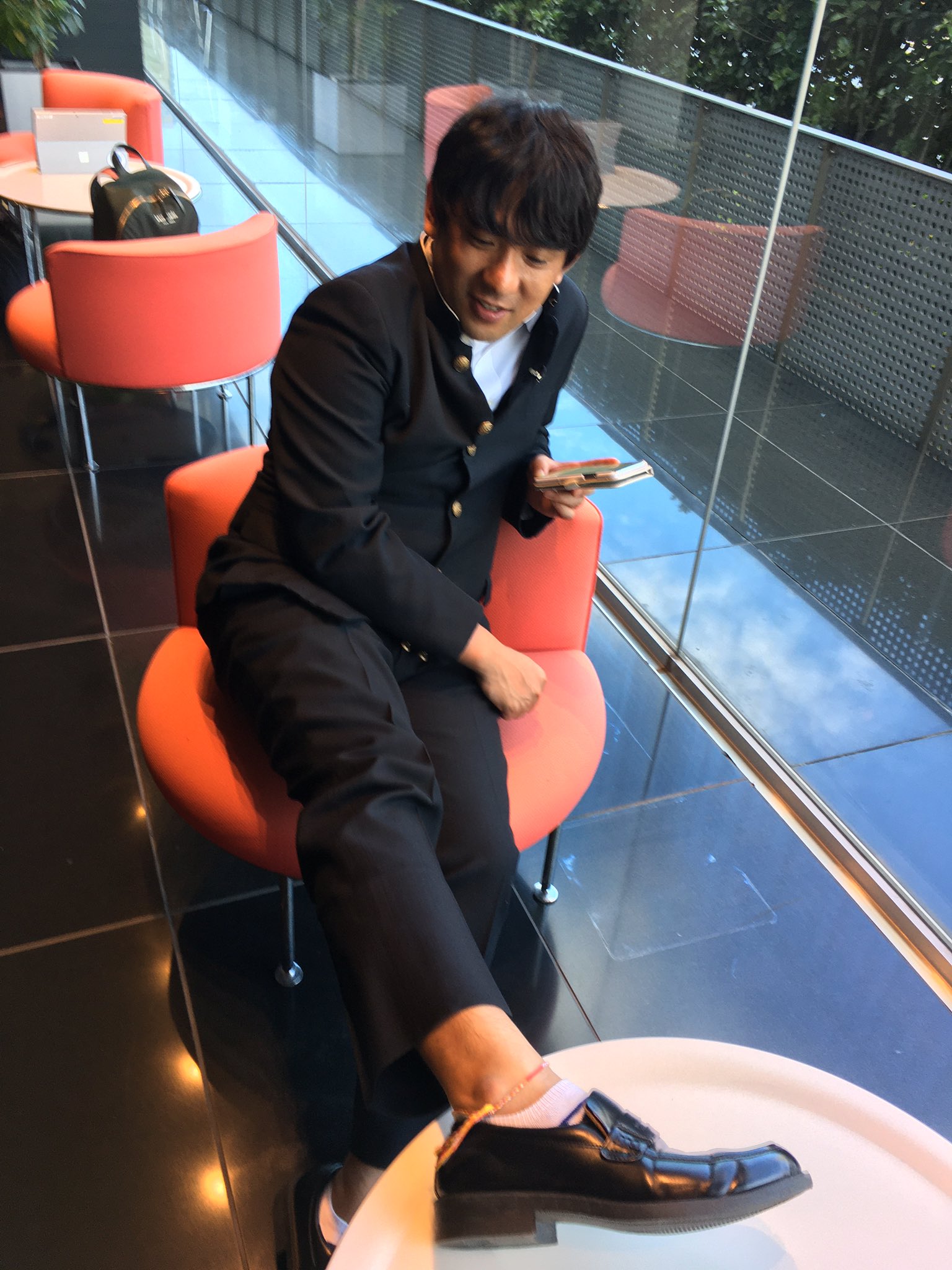 勇者ああああ 告知ばっかりもあれなんでたまには収録時の写真なんかを 酒井さんが足にミサンガつけてたんで それダサいっすね っていじったら この番組の罰ゲームでつけてるんですけど と寂しそうに仰ってました 21年に向けて仕上げてるらしいです