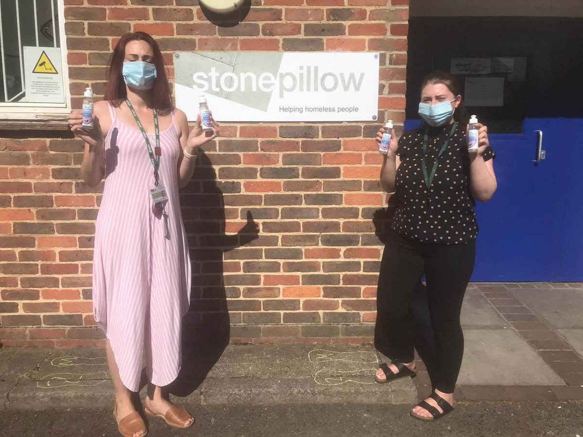 StonepillowChi's tweet image. We have just received a generous donation from @UKMaskForce 😀 The donation of Surgical face masks/Hand &amp;amp; surface sanitiser is of the highest quality and will enable us to continue supporting homeless and vulnerable people💚 Thank you! #thankfulthursday #helpinghomelesspeople
