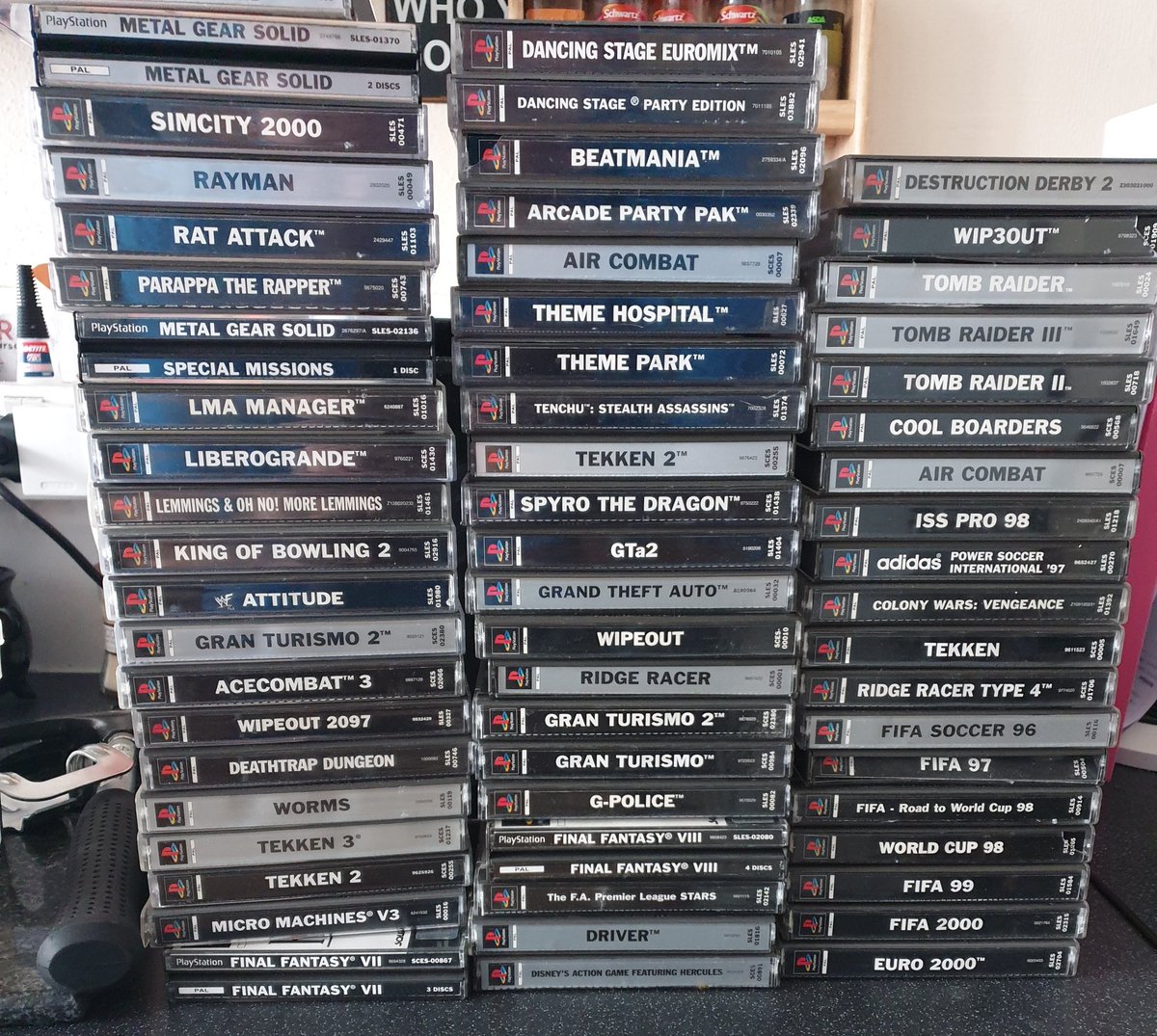 GazTheKitman's tweet photo. Another PlayStation memory - part of my PS1 collection. Do you have a favourite among these? #PlayStationMemory @LarryBundyJr @V1_OSW @OSWreview @Octav1usKing https://t.co/yRvDrQgsO8