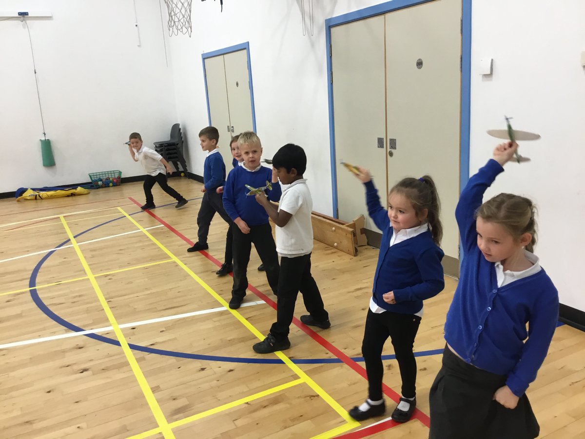 BpsEdie's tweet photo. This year has flown by (pun intended). I remember when we had an airport in our role play area and had a go at making our own mini planes. We then raced them in the hall. It was so much fun that Eamon and Mrs Reid joined in! https://t.co/WgAl5UKOZk