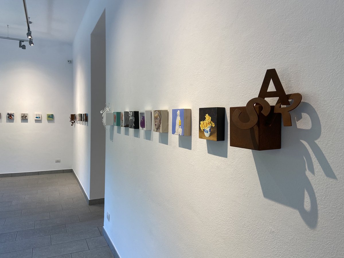 PuntosullArte's tweet photo. 20 ARTISTS for the Exhibition <20 2020
For its VII Edition, <20 15x15 / 20x20 | PUNTO SULL'ARTE Collection, brings together, especially for this occasion, 20 artists, Italian and international, well known in Italy and abroad. https://t.co/phwHi4DQYp