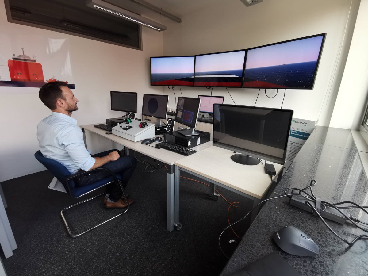 FraunhoferCML's tweet photo. We celebrate the #DayoftheSeafarer in our own simulation studios. We run a connected #maritime #simulation exercies with 8 #shiphandling bridges and 1 #vts simulator in 3 European countries. #EMSN https://t.co/u9jHXKE2DR