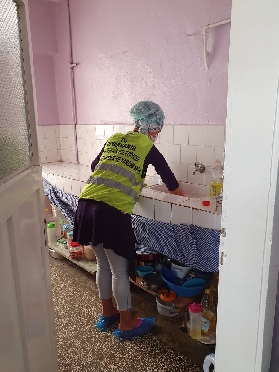 ebubekir ekin on twitter diyarbakir buyuksehir belediyesi sosyal hizmetler daire baskanligi olarak yades projesi kapsaminda 65 yas ve ustu vatandaslarimizin ev temizligi ve evlerinin basit onarimlarina hiz kesmeden devam etmekteyiz