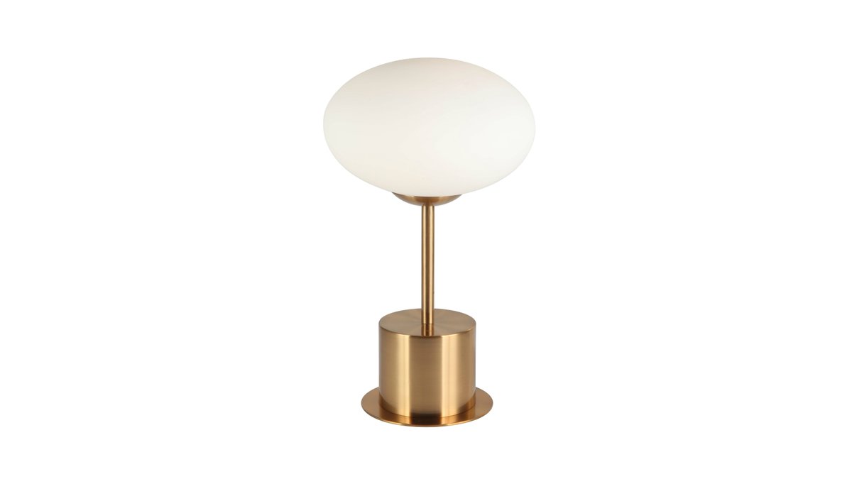 Brass table lamp, luxury indoor decoration.

#brasstablelamp #luxurytablelamp #tablelamp #besidelamp #tablelamps #tablelampdecor