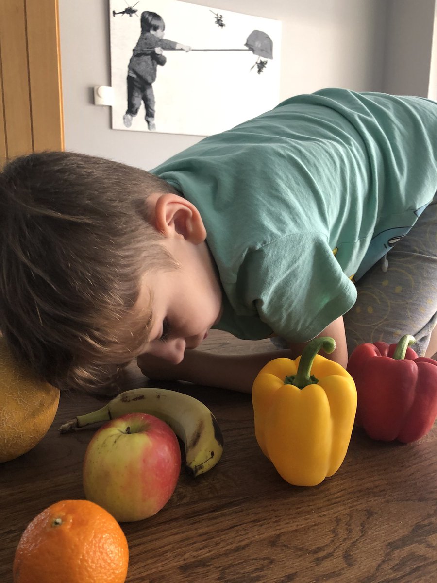 BornAnxious2018's tweet photo. We are not a fan of the heat so we are chilling inside playing with food from the fridge as a sensory activity
Oscar is exploring more of different fruits and vegetables. #insideplay #heatwave #sensoryfoodplay #bornanxious https://t.co/taYXowBshB