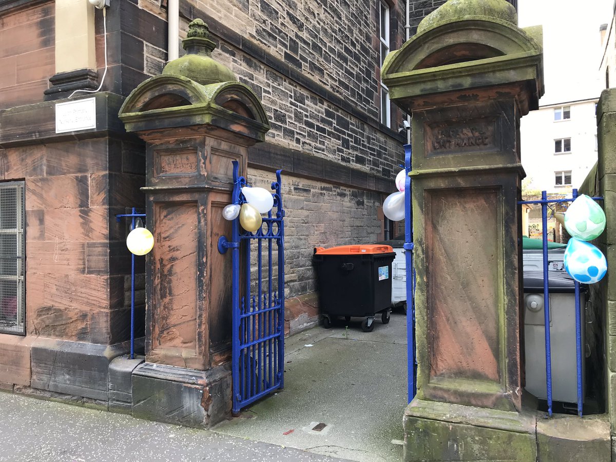 leithp7's tweet photo. Primary 7! Follow the balloons, through the gate, along the walk way to the back playground! We shall see you there :) @Leith_Primary https://t.co/javIgxDe1a