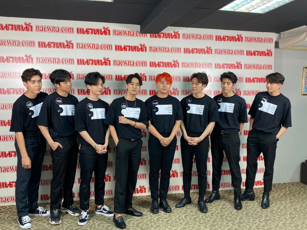blackbloocks's tweet photo. ขอขอบคุณหนังสือพิมพ์ #แนวหน้า ครับ #1DAYproject #1DAYpressvisitDAY4 https://t.co/CyCS2bseHH