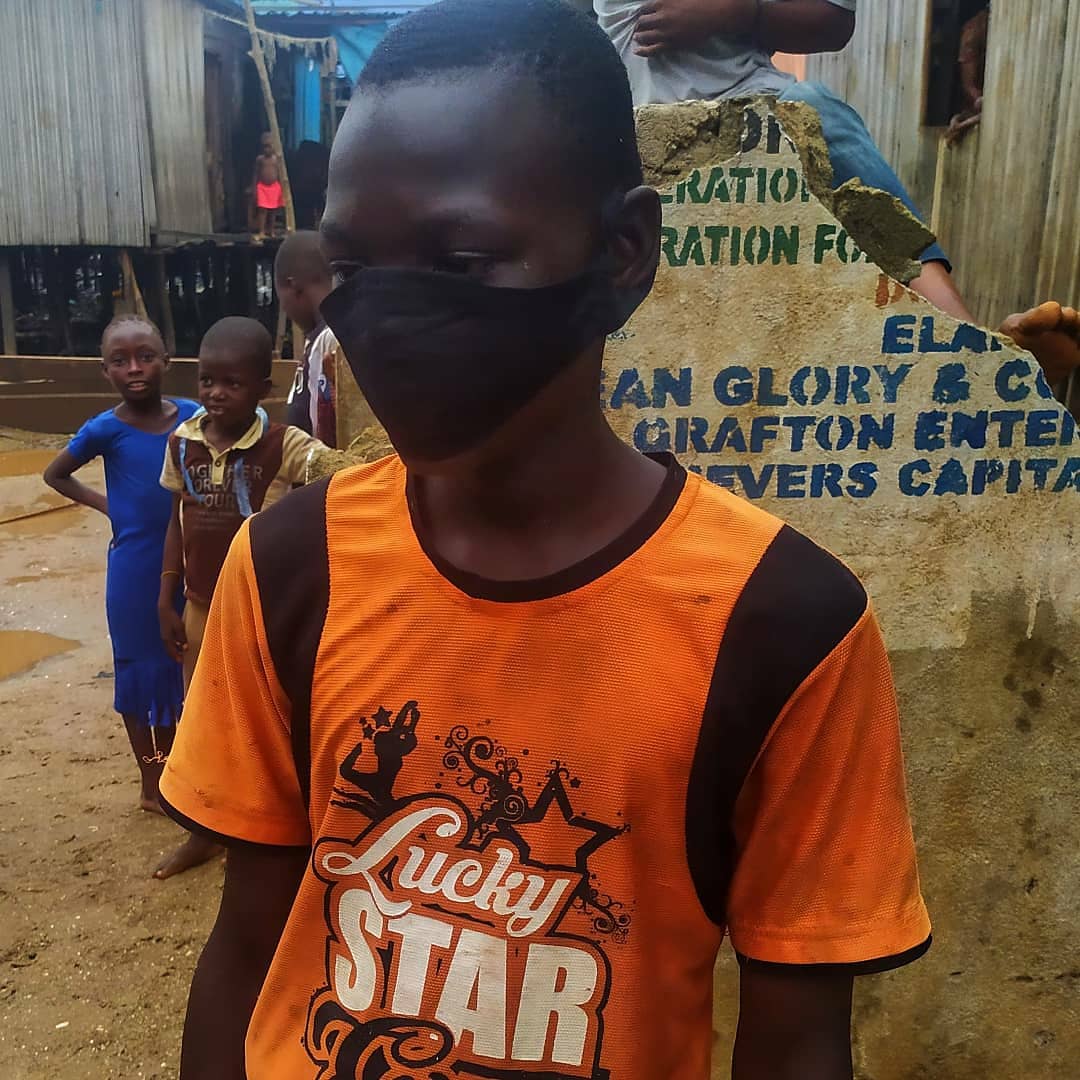 IranwoFoundatio's tweet photo. We are creating opportunities for inclusion in Makoko to ensure that they are safe from the spread of the #covid19 
#iranwofoundation #covid19 #covid19nigeria https://t.co/WzTBo5P51l