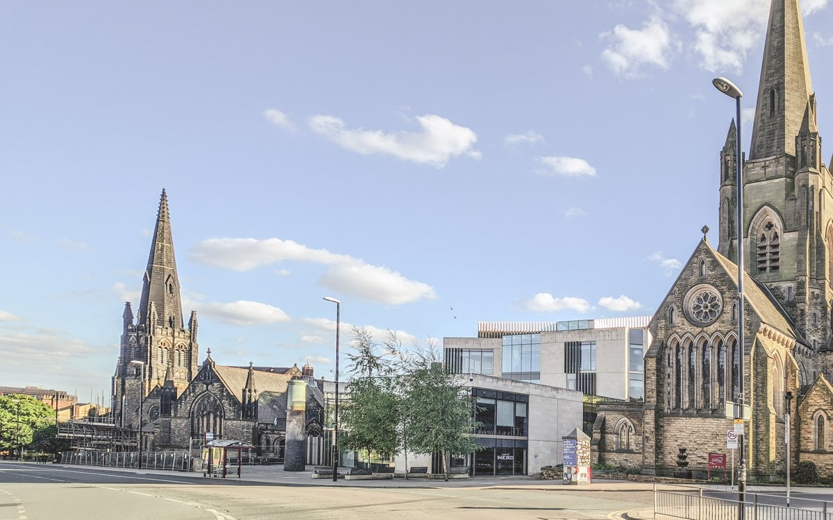 UoLStudents's tweet photo. If you're studying in Leeds at the moment, there's a new plan on phased re-opening of library buildings. Find out about returns, click and collect and continuing online services. 📚📖📓https://t.co/AYas5ljoAb https://t.co/6KgUmbb9x1