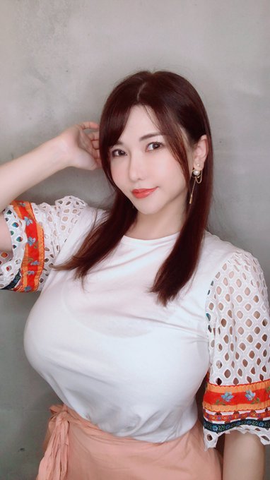1 pic. ボディが我儘なので髪の毛は落ち着かせてきました?‍♀️✨

武田さんいつもありがとうございます?
https://t.co/Mr4GMsGwWv https://t.co/jZZlNZ3