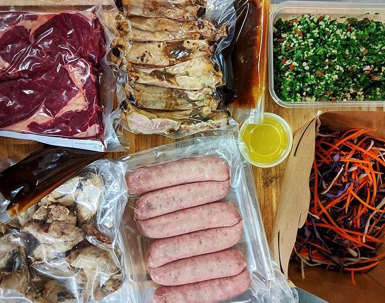 Only one thing for it in this weather - BBQ! Our BBQ packs are available to order now, for delivery this weekend 🥩☀️

bit.ly/2V6ie6P