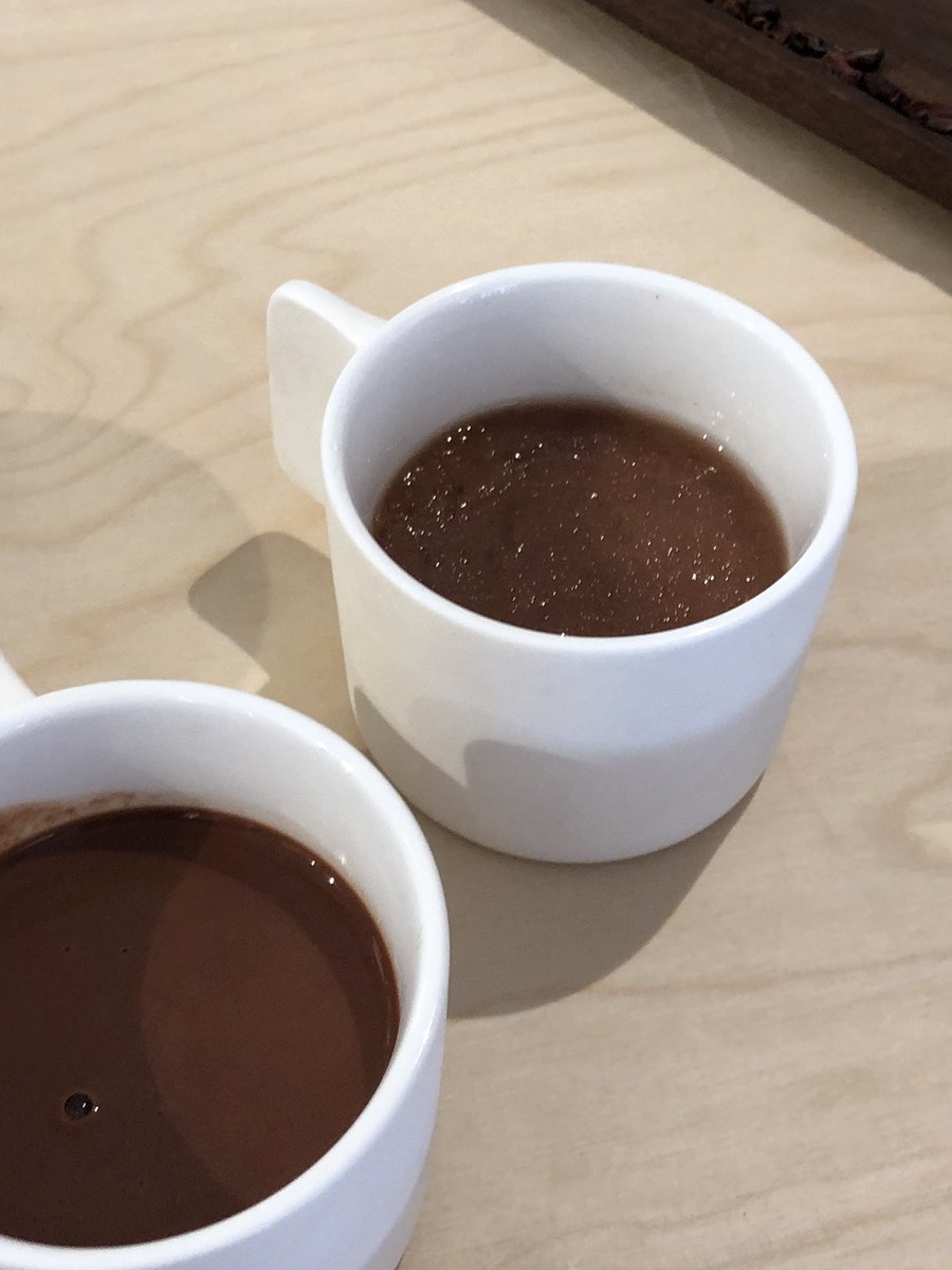 Espectacular concepto el de <a href="/CasaCacaoGirona/">Casa Cacao</a> 🙌🏼 y el tour con <a href="/DamianAllsop/">Damian Allsop</a> ha abierto un mundo en mi mente, frente al chocolate. ¡Un genio! #CasaCacao