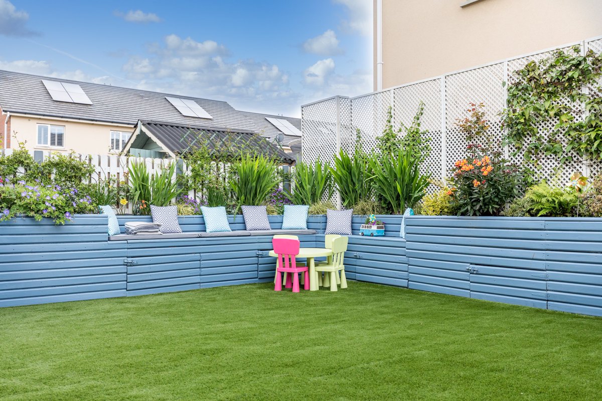 “The heart of a home is in the kitchen” Not always! Love this picture. Gardens are a major addition to your home. If you are selling, invest time presenting it and show it can be a place for the family to enjoy. <a href="/Flynnassoc/">Flynn & Associates Ltd</a> #asktheexperts #sellinghomes #dublin