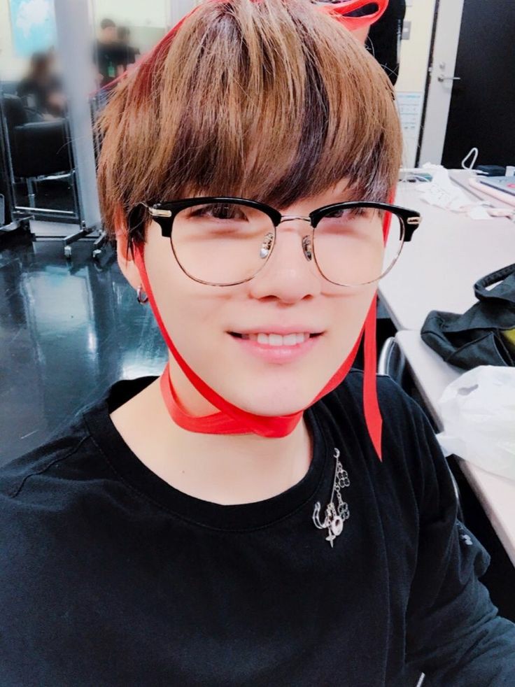 yoongi wearing glasses ~ a thread