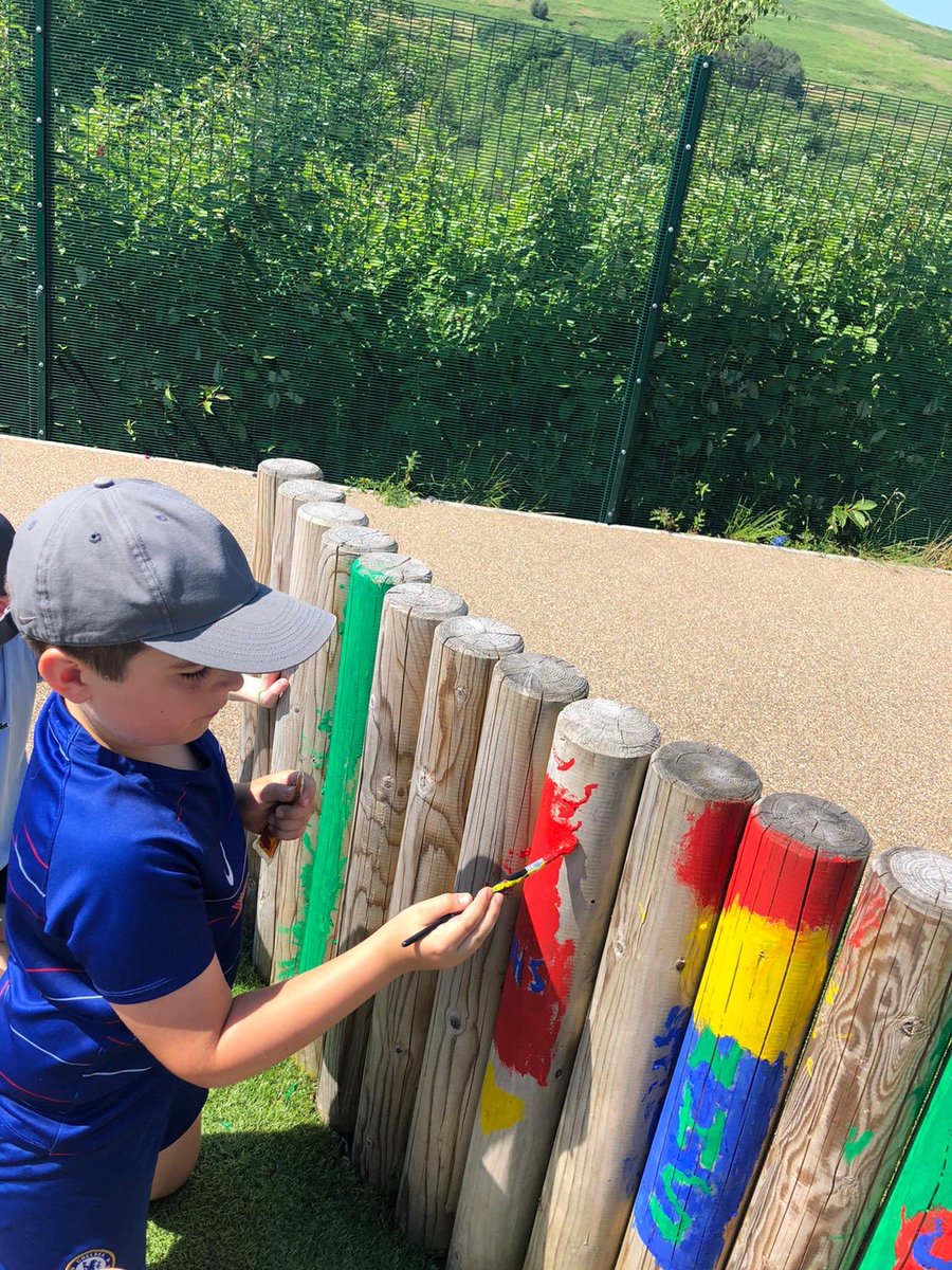 Mrs D Parfitt tweet media