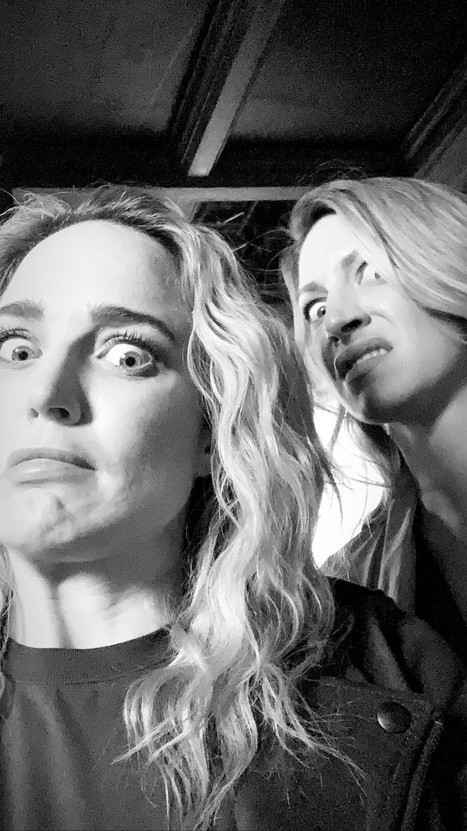 panicoftheworld's tweet photo. love these captains 🖤🤍
 #LegendsOfTomorrow #Avalance https://t.co/XmwZBNlBfi