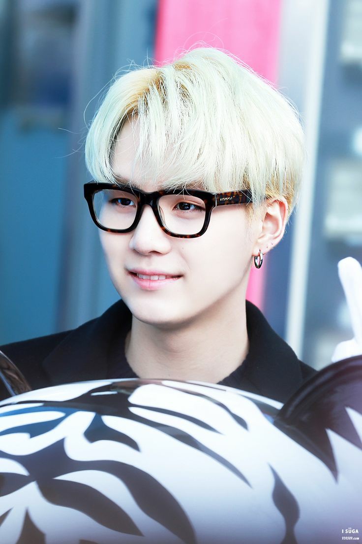 yoongi wearing glasses ~ a thread