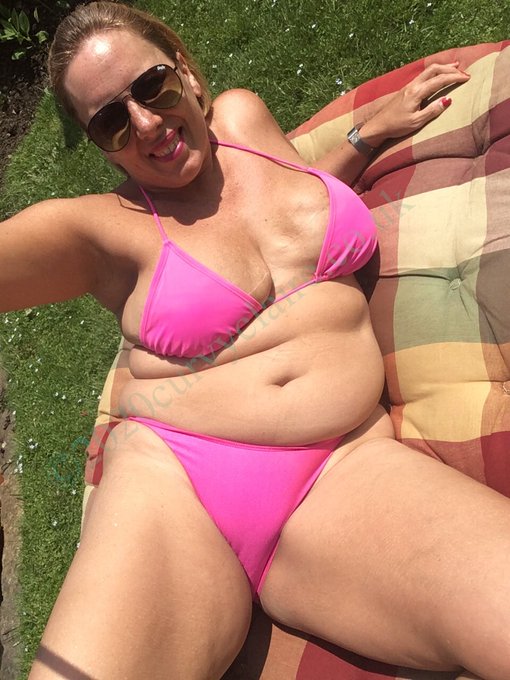 Enjoying the sunshine #bikini_lover #bikinidays #pink #superdry #sunshine https://t.co/QIkD1X1X5J<a href="/tag/bikini_lover"class="tags">#bikini_lover</a><a href="/tag/bikinidays"class="tags">#bikinidays</a><a href="/tag/pink"class="tags"><span>#pink</span></a><a href="/tag/sunshine"class="tags"><span>#sunshine</span></a><a href="/tag/superdry"class="tags"><span>#superdry</span></a>