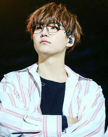 yoongi wearing glasses ~ a thread