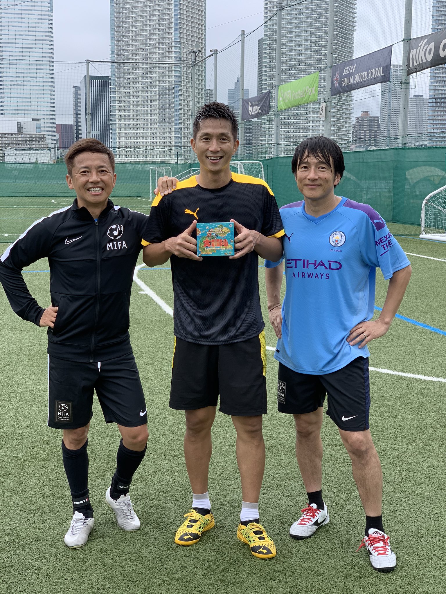 福西崇史 Takashi Fukunishi 久しぶりのサッカー ウカスカジーのお2人とも 一緒に楽しくボール蹴りました ウカスカジーのdvd発売してて ちゃっかりサインもらっちゃった ガクさんの監督映像もある ガクさんのニューアルバムも 福西崇史 Takashi Fukunishi 久しぶりのサッカー ウカスカジーのお2人とも 一緒に楽しくボール蹴りました ウカスカジーのdvd発売してて ちゃっかりサインもらっちゃった ガクさんの監督映像もある ガクさんのニューアルバムも