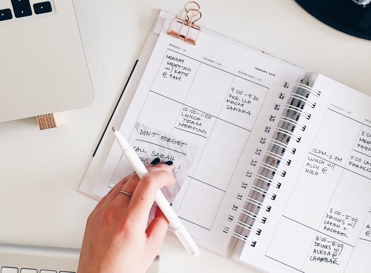 we_are_queenbee's tweet photo. With the ongoing easing in lockdown, excited that face to face client meetings are starting to appear in the diary 🙌🏻 We are virtual assistants but we’re big believers in face to face contact! Makes a world of difference to client relationships #ThursdayThoughts #getyourbuzzback https://t.co/5GbRRiMTyt