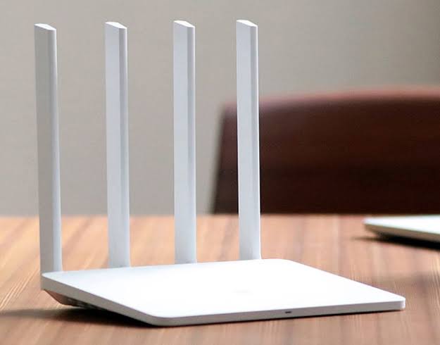 Xiaomi_Kenya's tweet photo. Connect and control all your IOT devices seamlessly.
Mi Router 4C comes which comes with 4 high performance antennas for better coverage is now available at Mi Home Sarit Center (Sarit Ground Floor, next to Java) #MIRouter4C
#SmartLifeMadeSimple https://t.co/Ik89uRdTOI