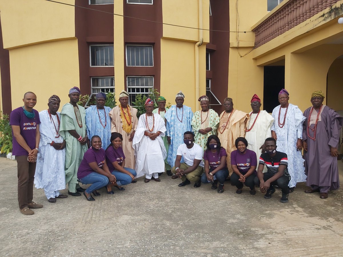 DentalcareFound's tweet photo. Our team was in Igede-Ekiti to meet wit King- Oba James Adelusi Aladesuru 11( JP) The Onigede of lgede Ekiti &amp; the High Chiefs on setting up a Teledental Platform to serve dental needs of the community. @GWFellow
@atlanticfellows
#GlobalOralHealth #AtlanticInstitute #Healthequity https://t.co/RBQ1QviGKq