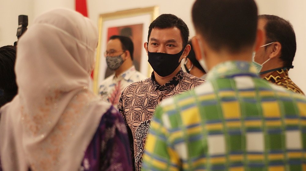 dr_koko28's tweet photo. Meningkatnya kapasitas tes memang akan meningkatkan angka kasus terdeteksi.

Hal ini disampaikan juga oleh pak @aniesbaswedan siang tadi.

Kita tak perlu malu atau kuatir dibully hari2 ini. Benahi data benahi diksi. Perbaiki sektor kesehatan. Fokus upaya sehatkan rakyat negeri 🇮🇩 https://t.co/ZhYmSzSHEL