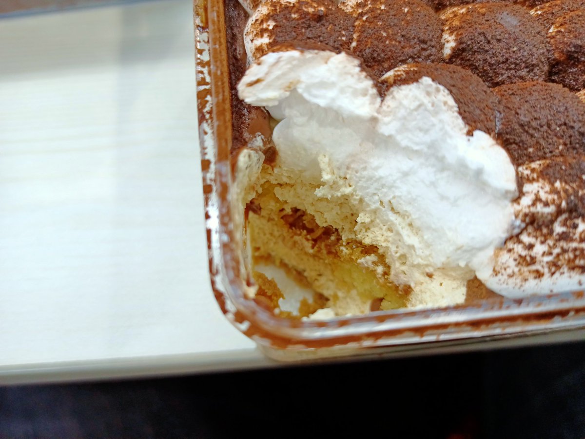 Anggada Samira Turkish Dessert Box By Bittersweet By Najla Tampilan Akibat Pengiriman Yang Jauh Dan Udara Yang Panas Jadi Tampilan Luar Tidak Menggugah Mata Konsistensi Layer Pas Disendok Lembut Betul